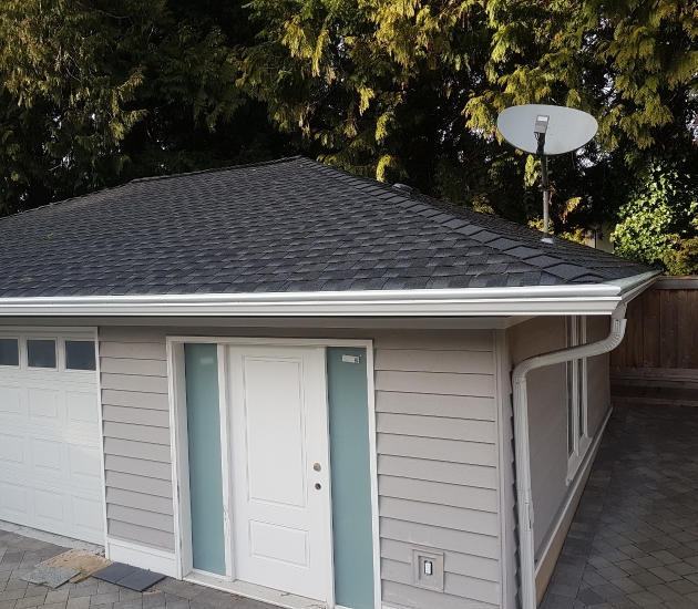 white seamless gutter system